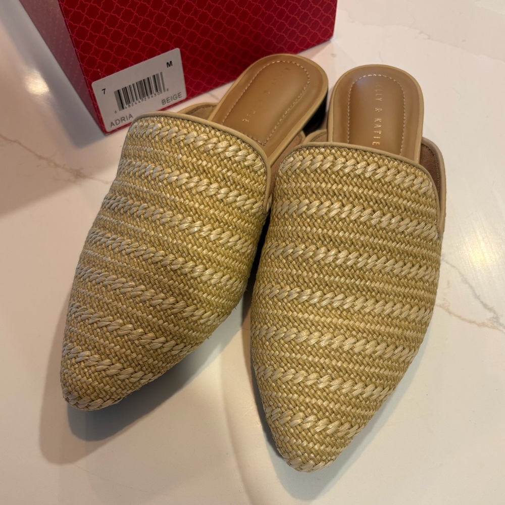 Kelly & Katie Adria Mule Beige Size 7 New in Box